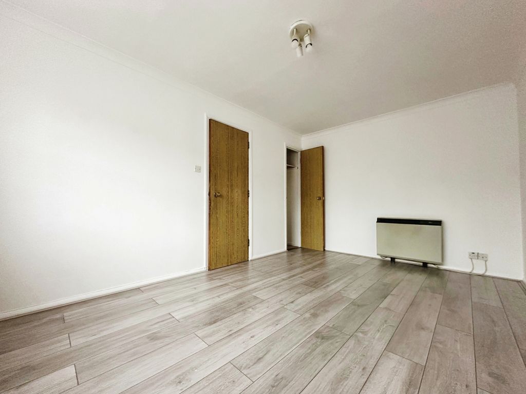 Property photo 2 of 5 Studio 1