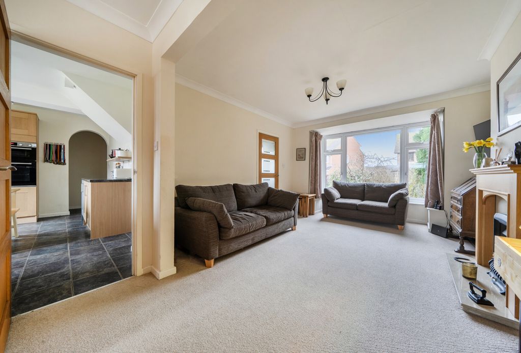 Property photo 2 of 14 1417009-7-6998486...