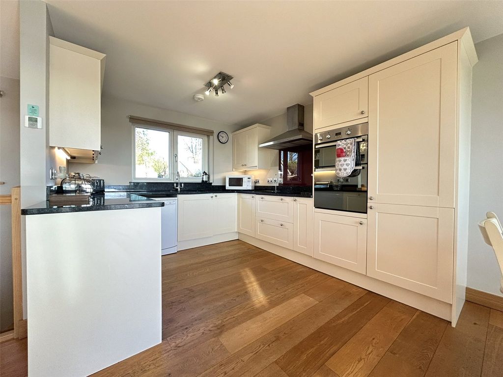 Property photo 3 of 21 Picture No. 06