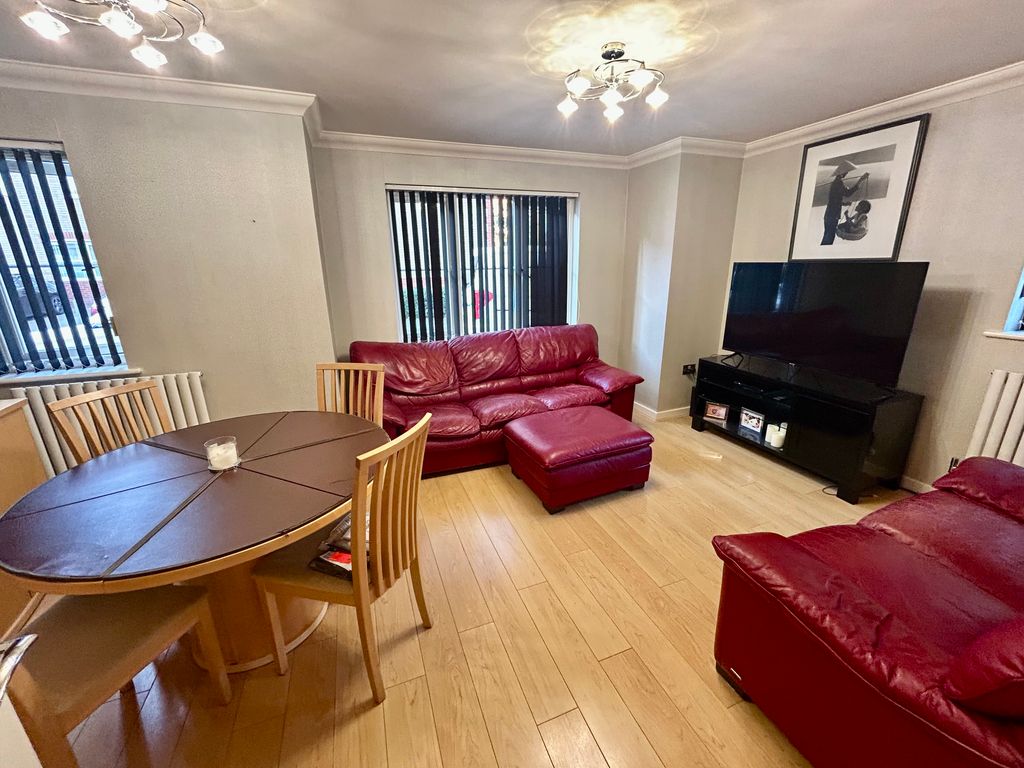 Property photo 2 of 12