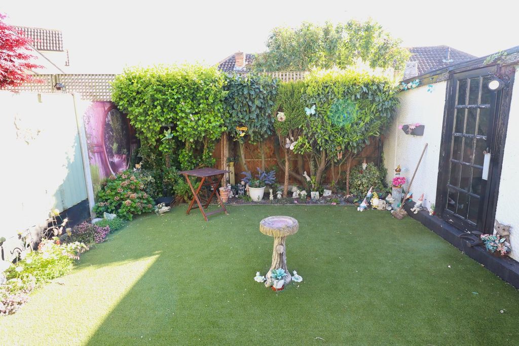 Property photo 3 of 20