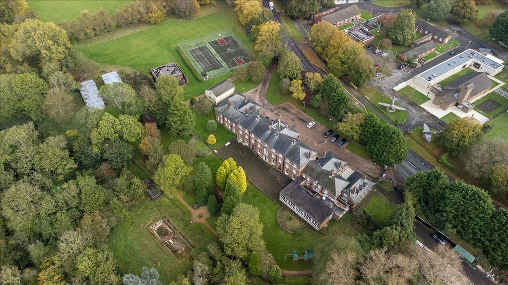 Property photo 3 of 8