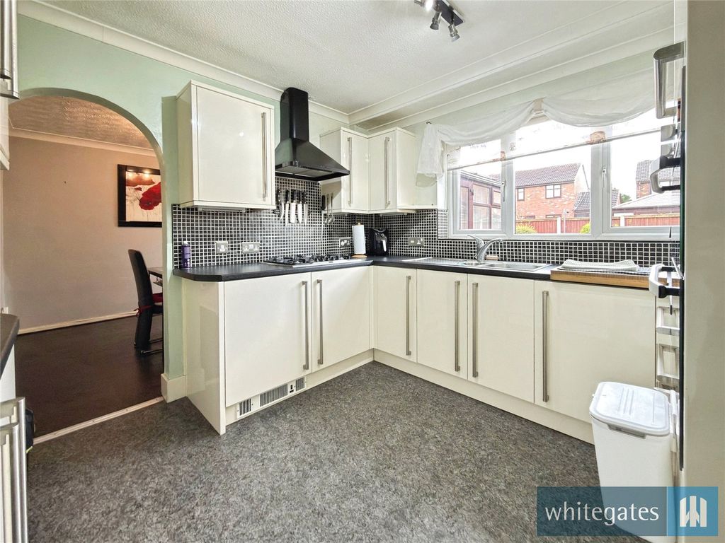 Property photo 3 of 21 Picture No. 11