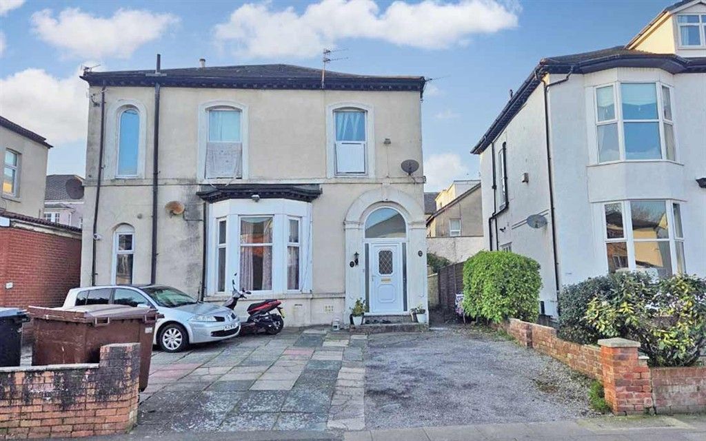 Property photo 1 of 2