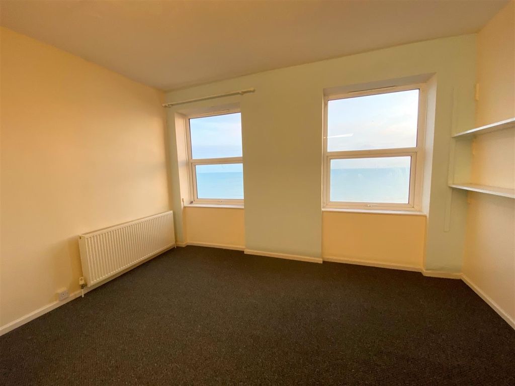 Property photo 3 of 12 5.Jpg