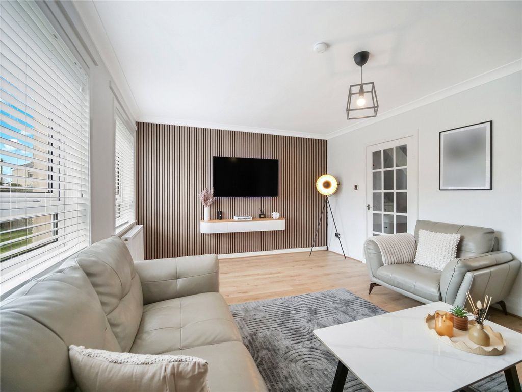 Property photo 2 of 15 Picture No. 14