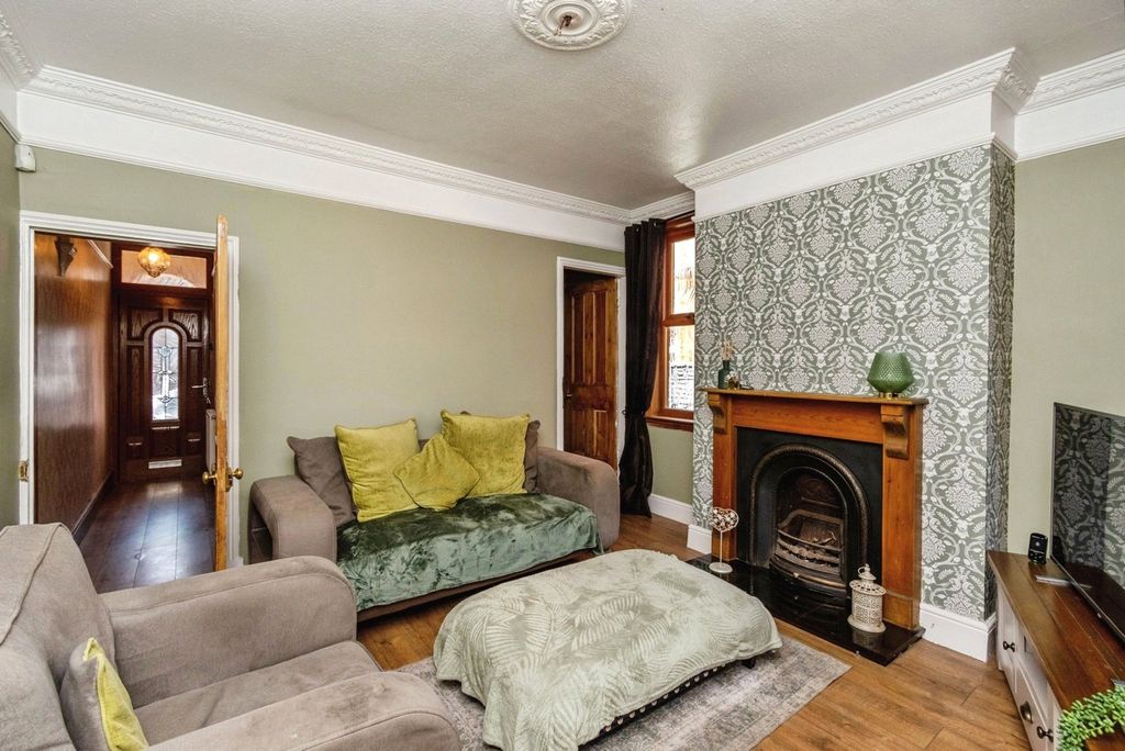 Property photo 2 of 20 Pbox-Img.Jpg
