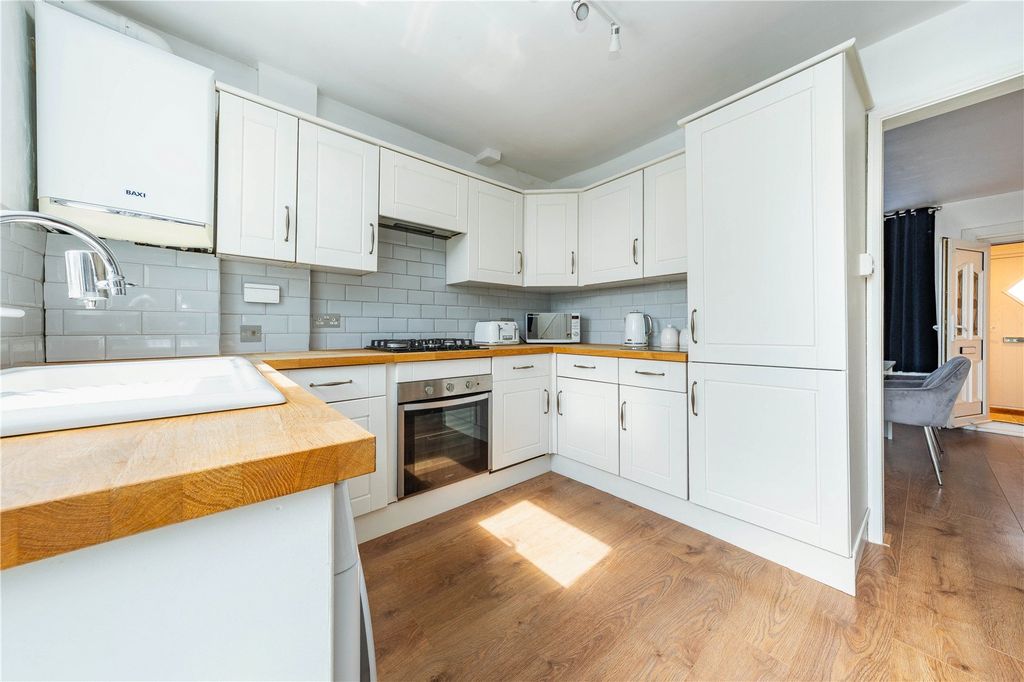 Property photo 2 of 14 Kitchen