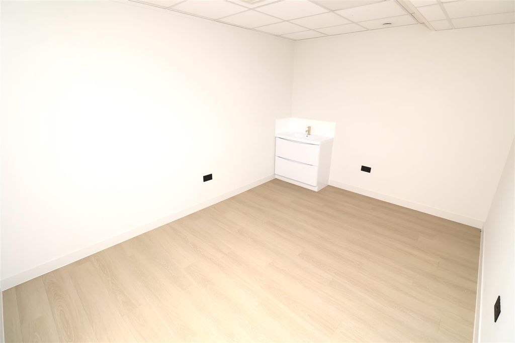 Property photo 3 of 11 Img_0240.Jpg