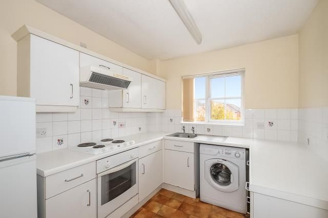 Property photo 2 of 10 Kitchen