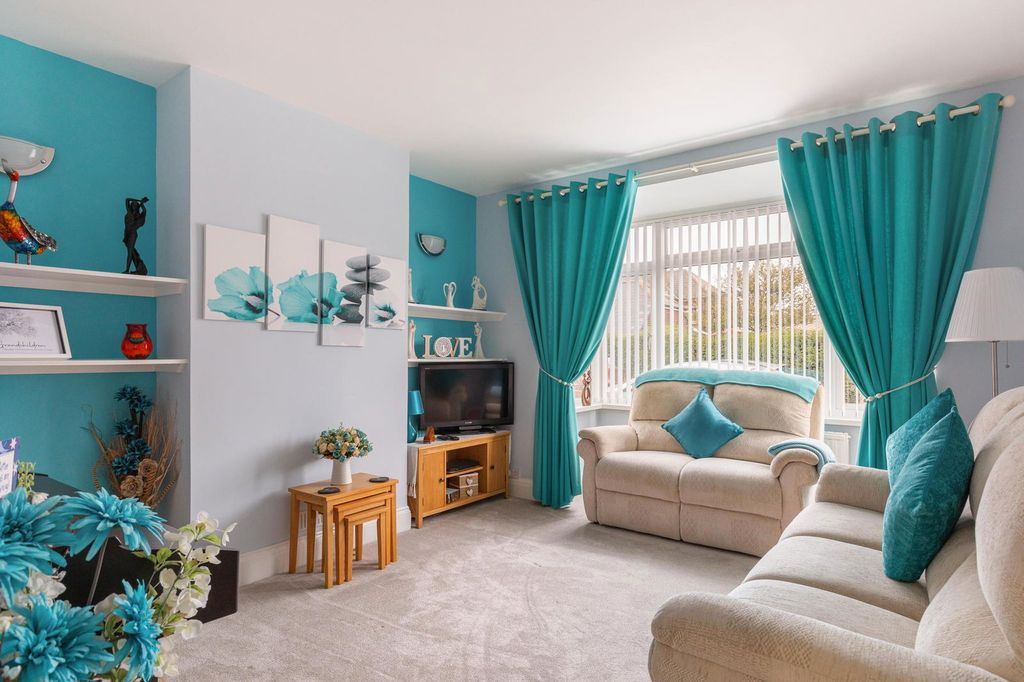 Property photo 2 of 22