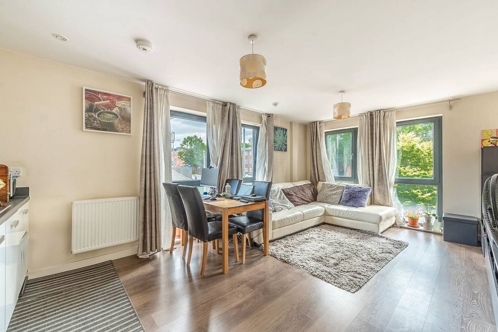 Property photo 2 of 10