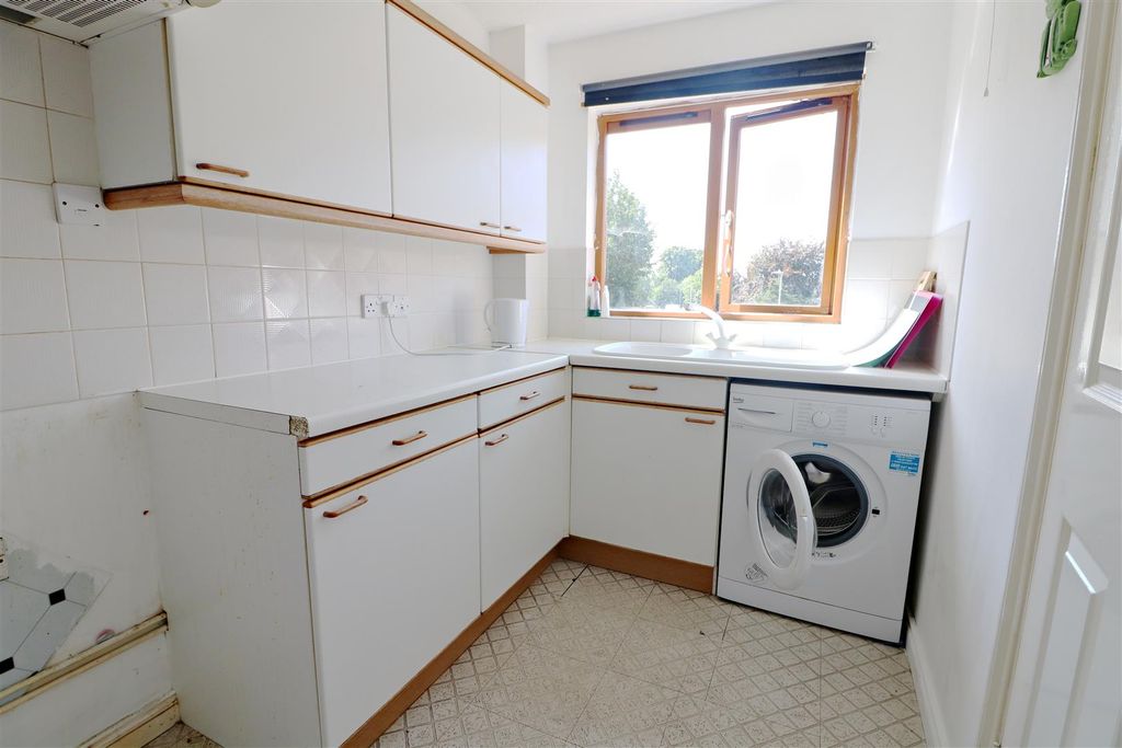 Property photo 3 of 6 Img_3818_Pe.Jpg