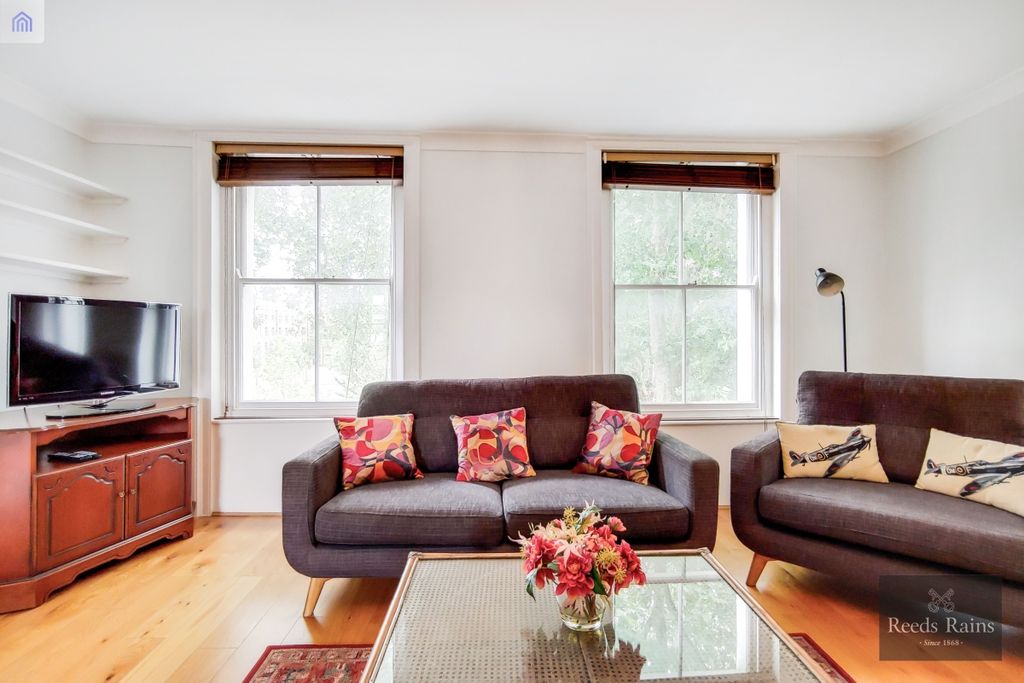 Property photo 2 of 11 Recepton Room