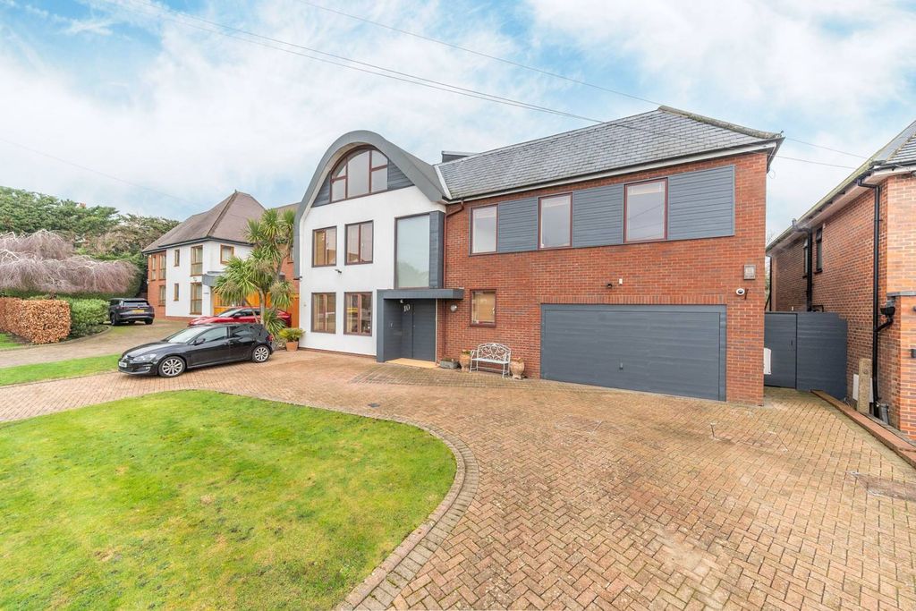 Property photo 1 of 44