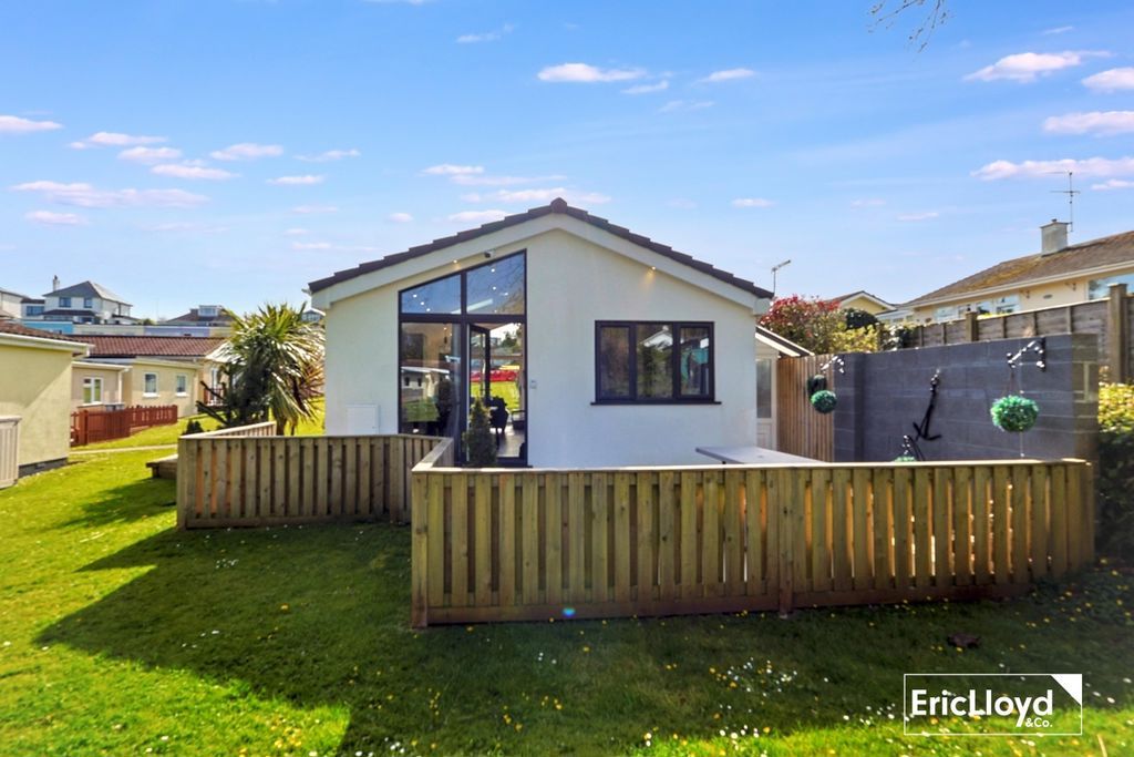 Property photo 1 of 13 Photo 10