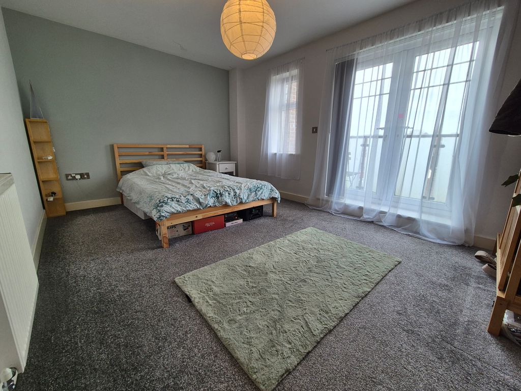 Additional image 7 of 2 bed flat for saleSwan Street, Petersfield GU32