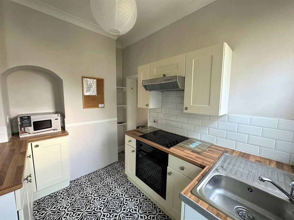 Property photo 2 of 23 Image