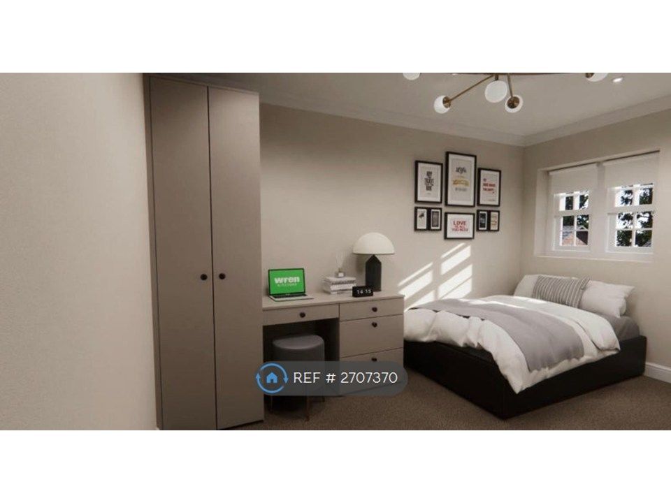 Property photo 2 of 8 Room 5