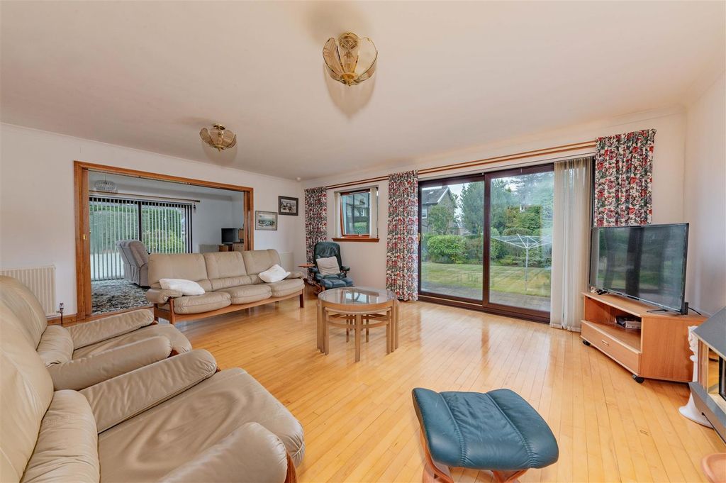 Property photo 3 of 27 5 Gordon Street Bf-3.Jpg