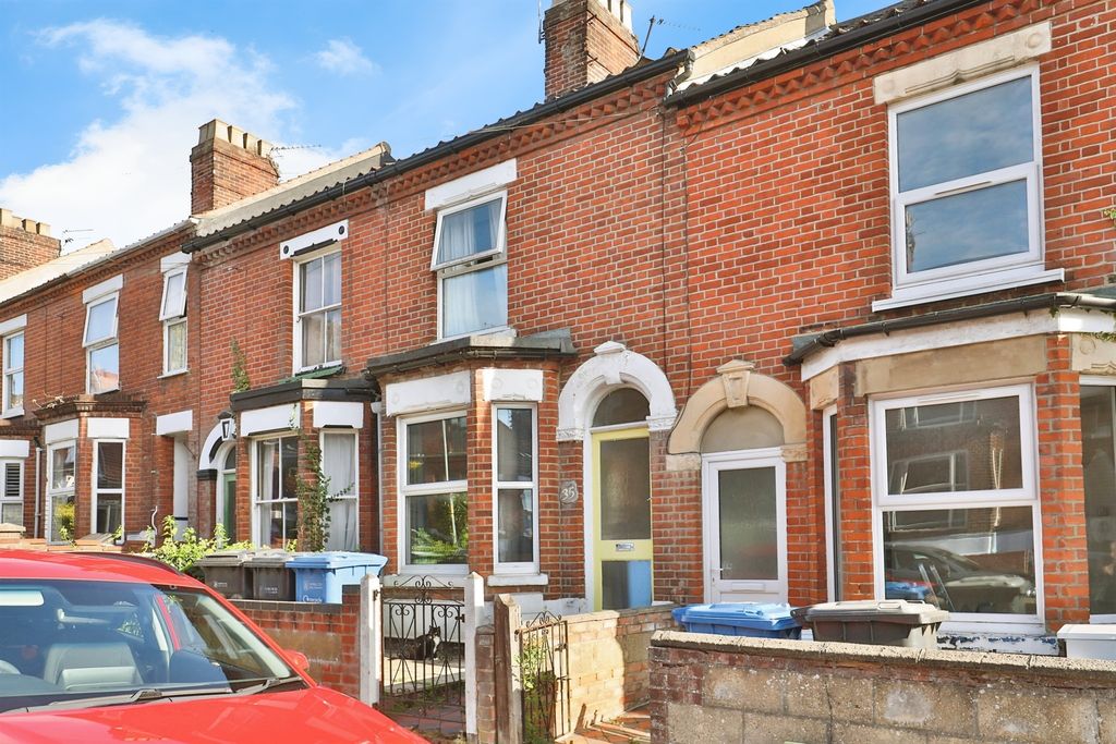 Property photo 1 of 17