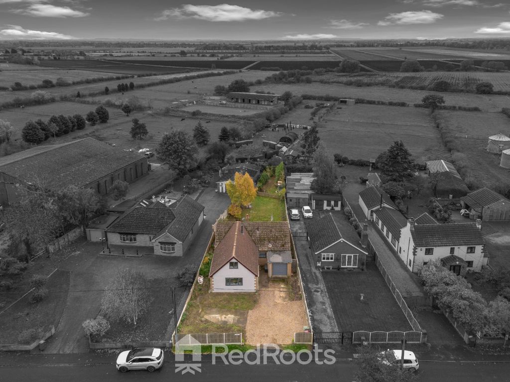 Property photo 2 of 32 4625302