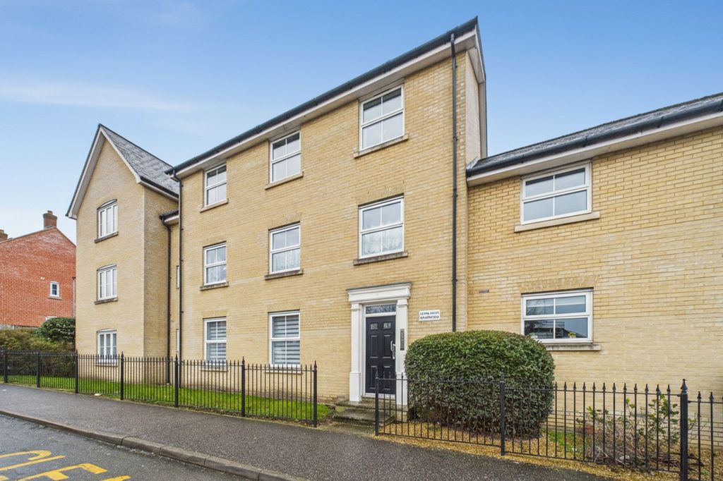 Property photo 1 of 11