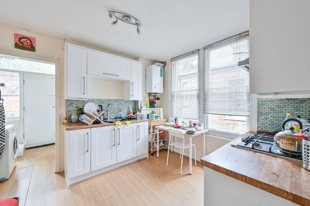 Property photo 3 of 7