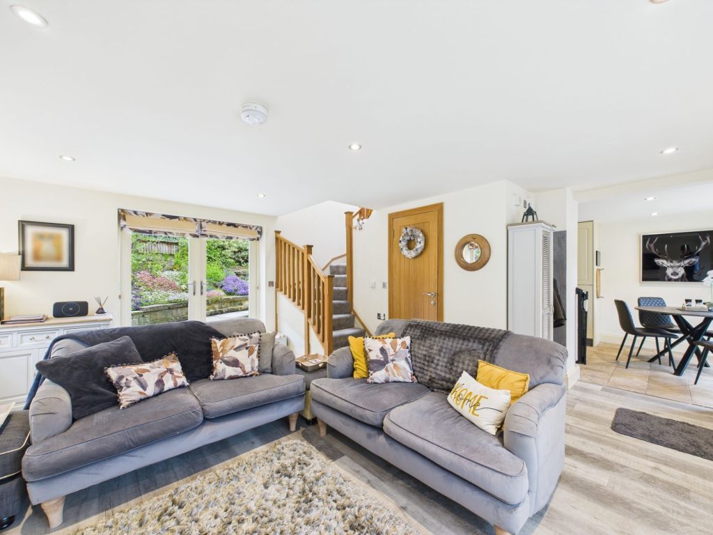 Property photo 2 of 32