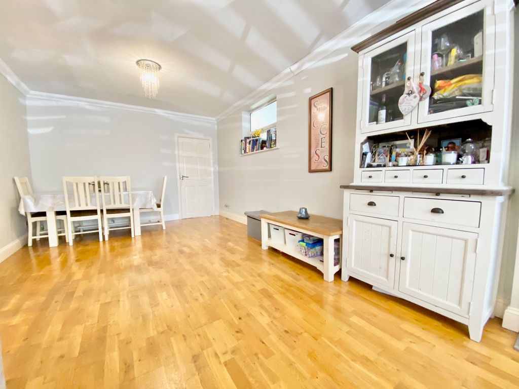 Property photo 3 of 26