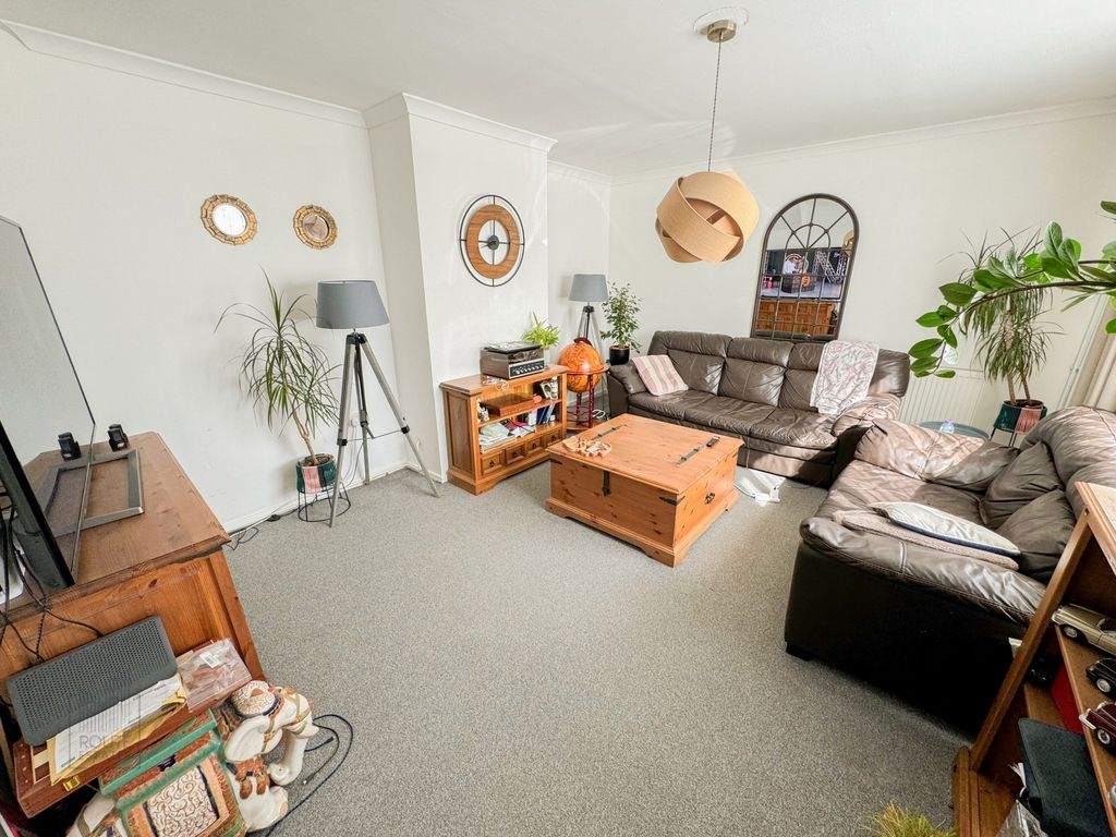 Property photo 3 of 16 Photo 9