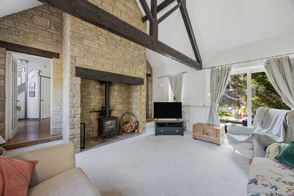 Property photo 3 of 24 Sitting Room