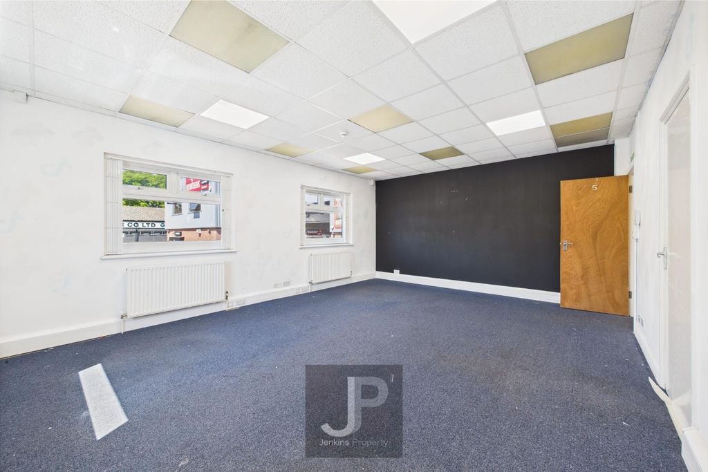 Property photo 3 of 8 Cam01632G0-Pr0187-Still003.Jpg