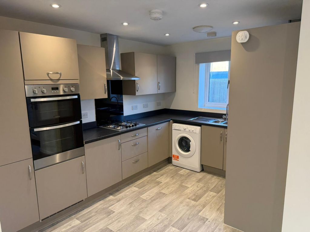 Property photo 2 of 9 Image