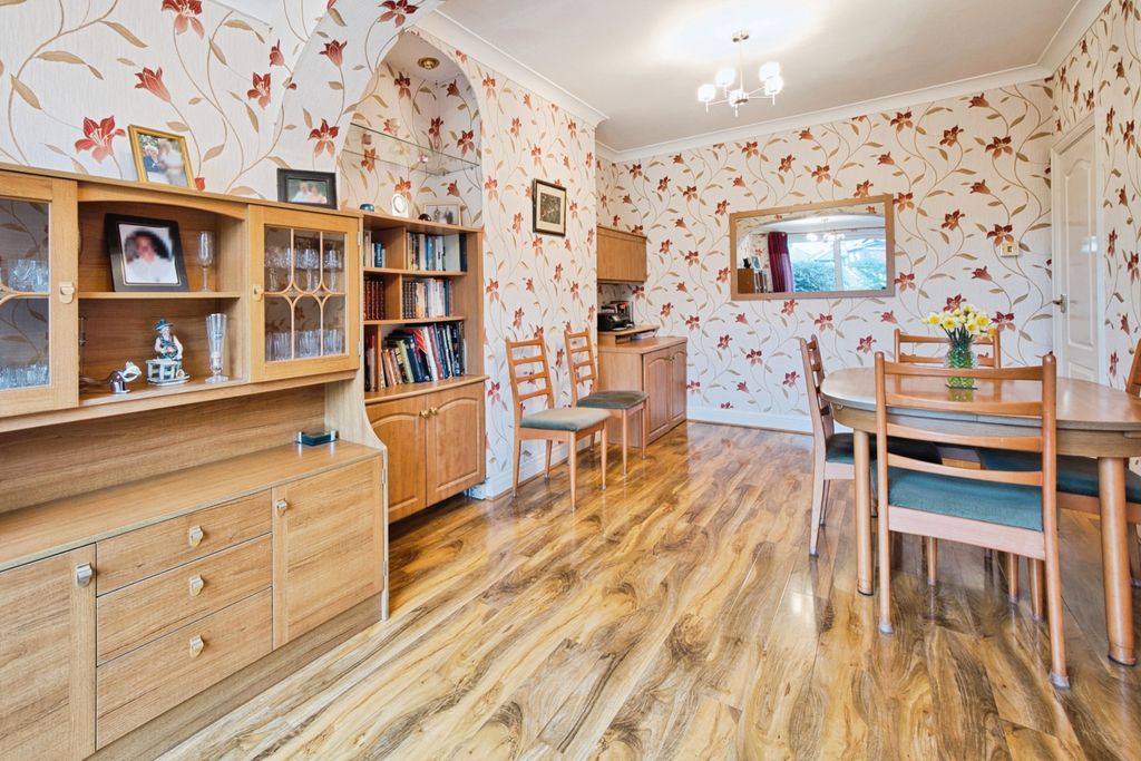 Property photo 3 of 18 Dining Room