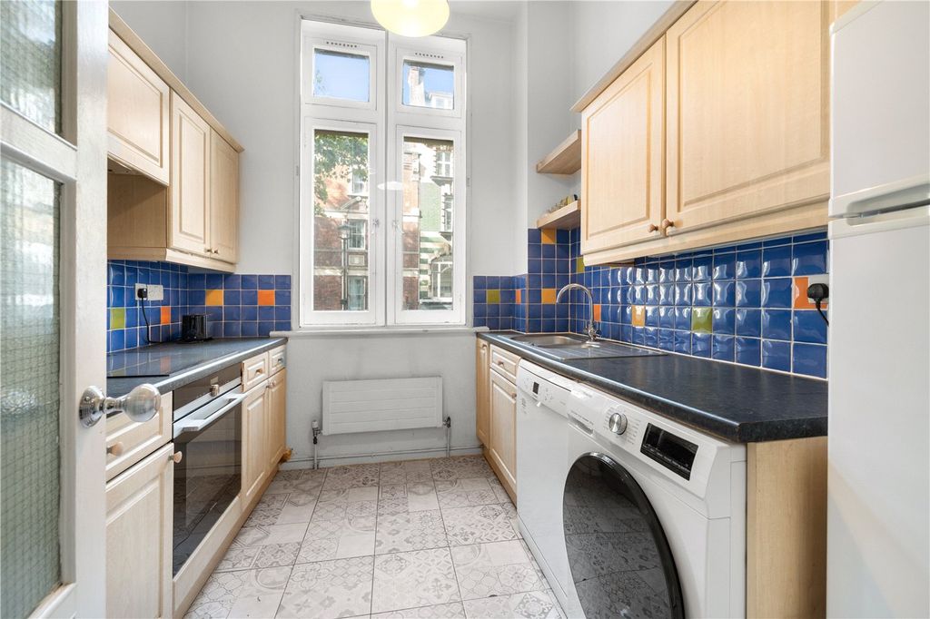 Property photo 3 of 14 Kitchen