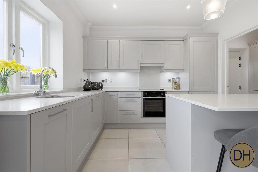 Property photo 3 of 35 Station Bridge Mews