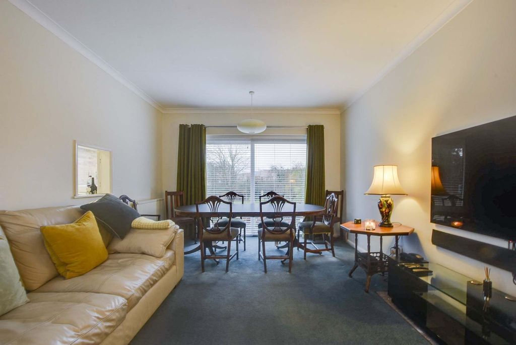 Property photo 3 of 19