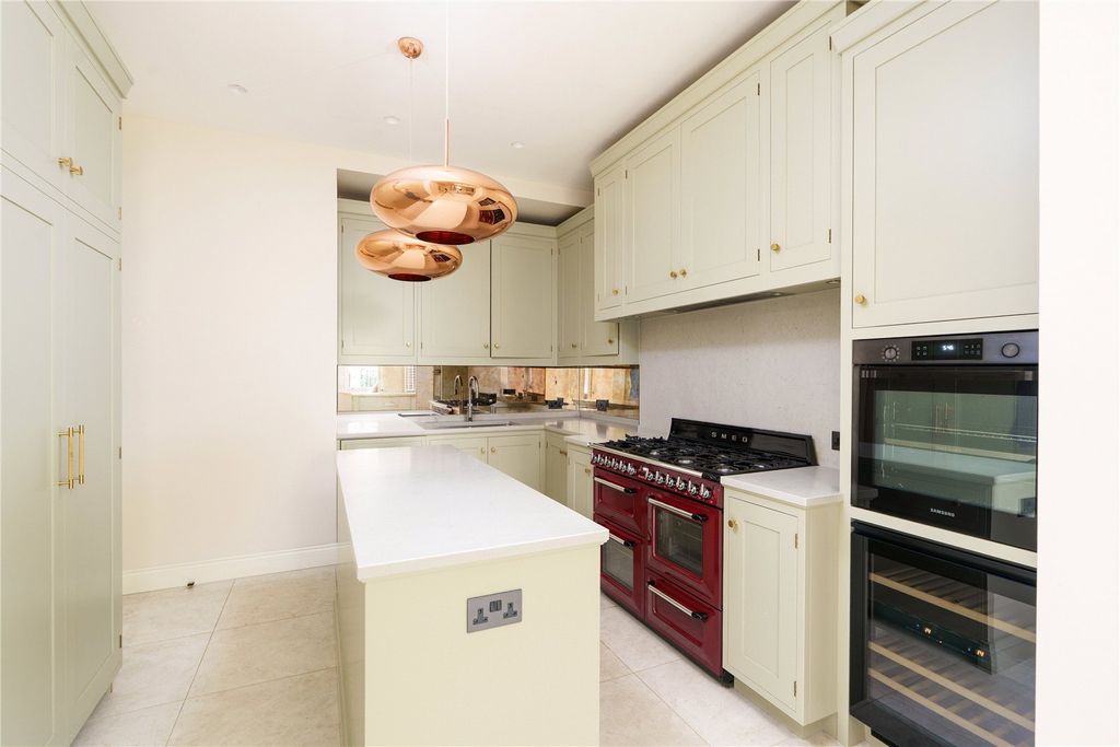 Property photo 3 of 15 Picture No. 11