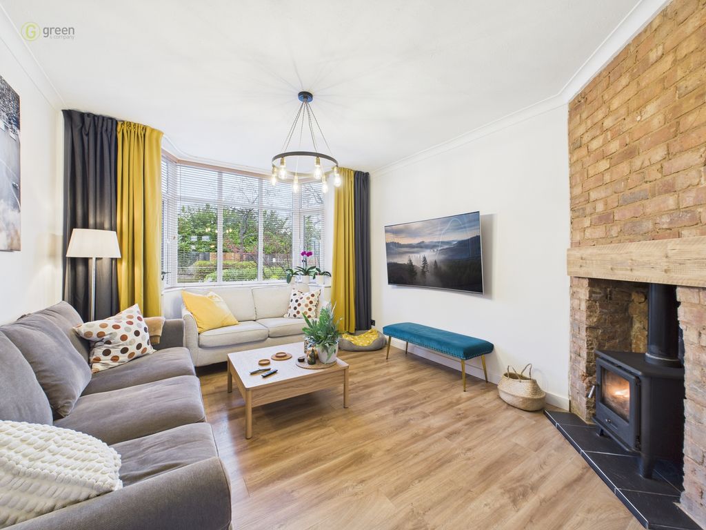 Property photo 2 of 27 Cam01698G0Pr0138Still009