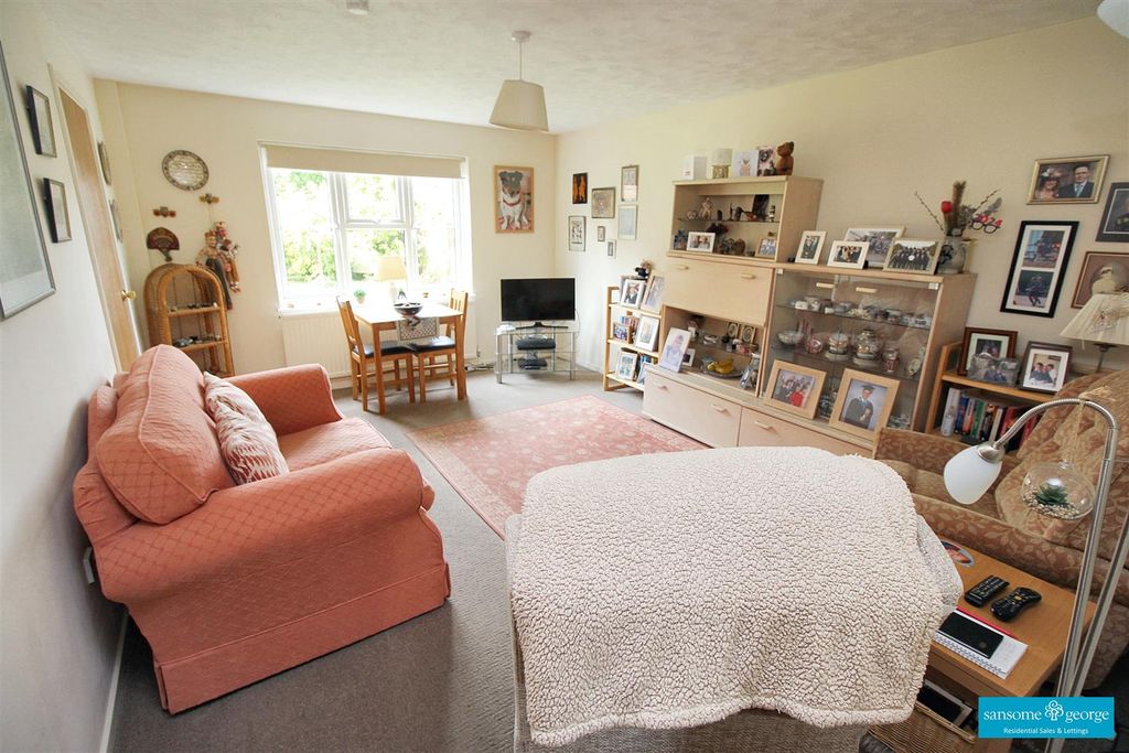 Property photo 3 of 10 Living Room