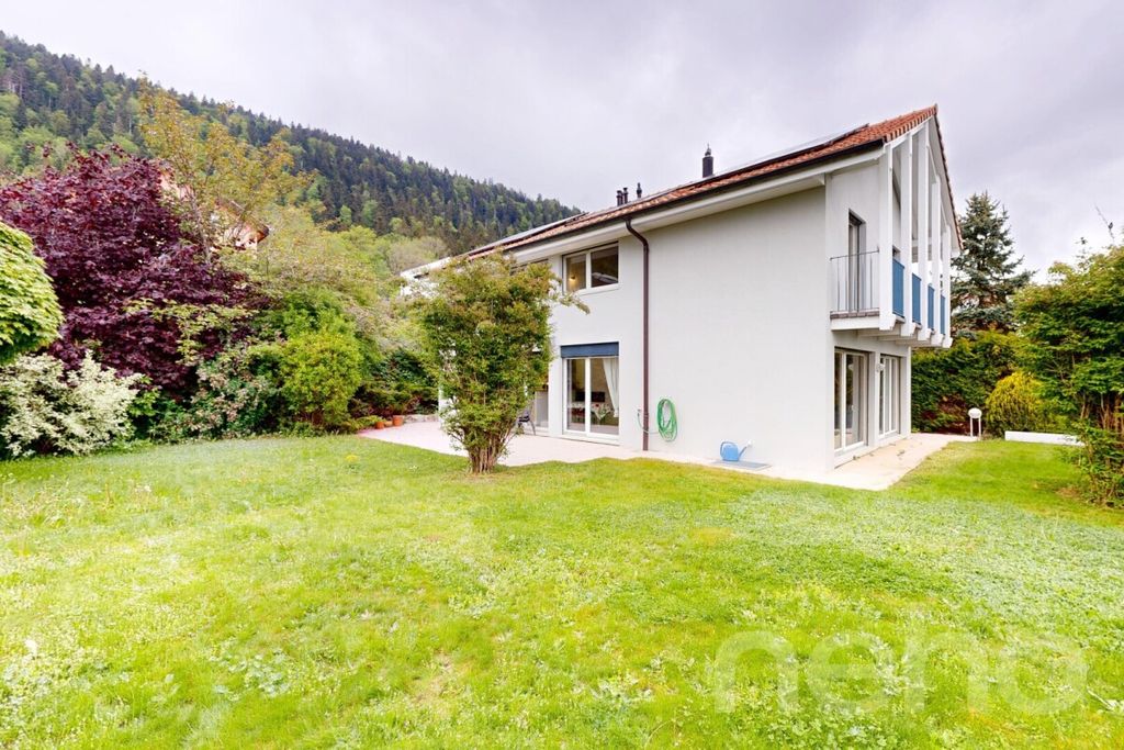 Property photo 2 of 12