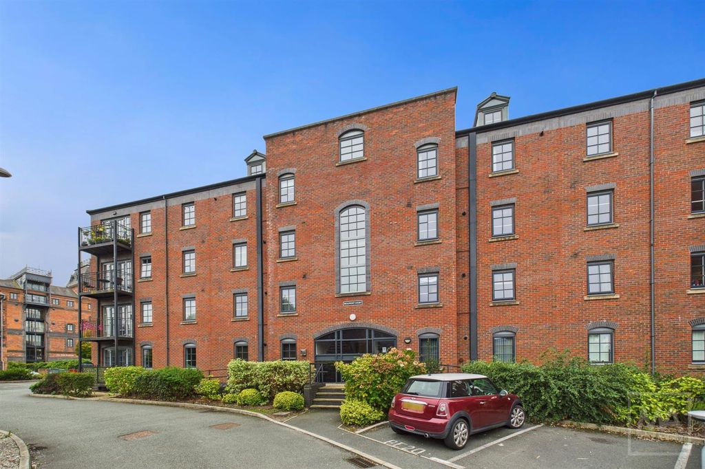 Property photo 1 of 14