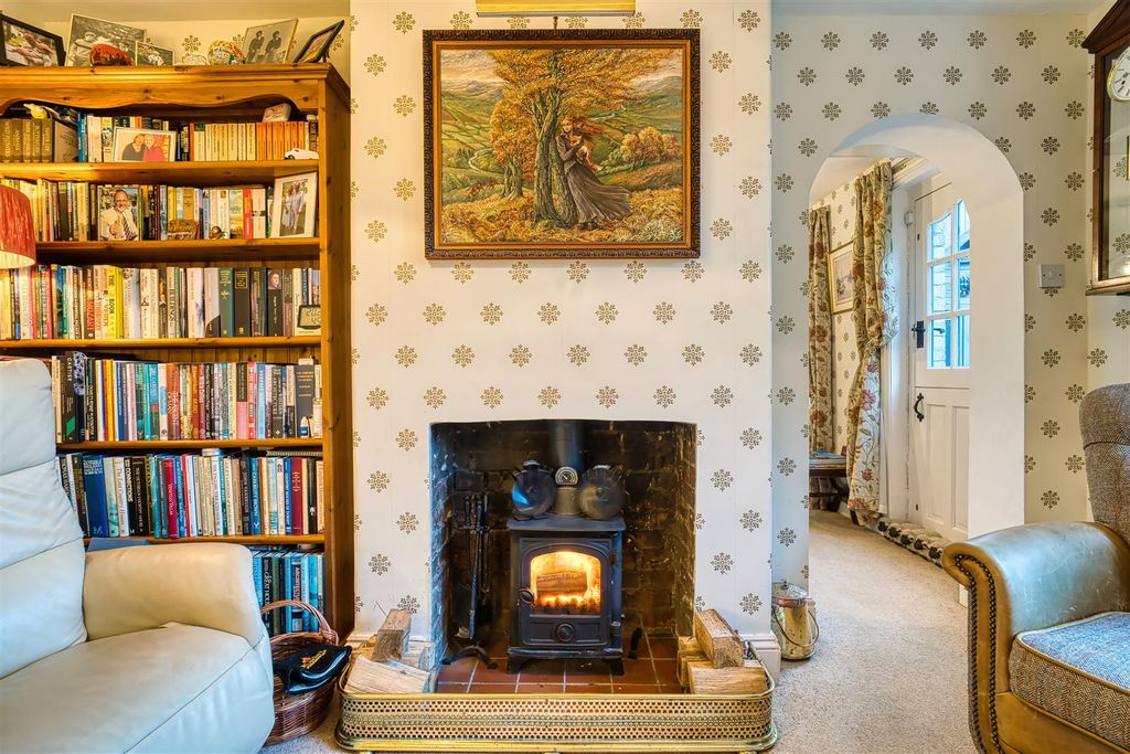 Property photo 3 of 9 Fire