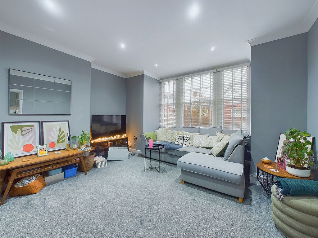 Property photo 3 of 5 Cam03446G0-Pr0260-Still005