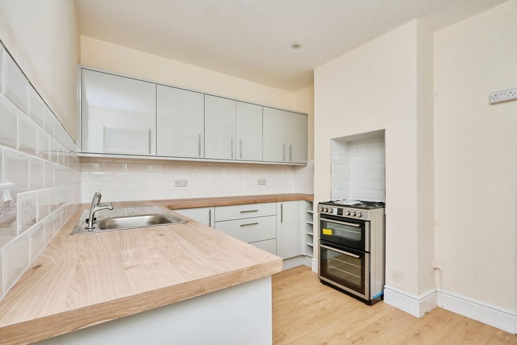 Property photo 2 of 14 Kitchen