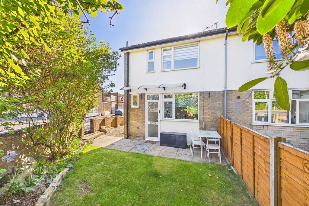 Property photo 1 of 23