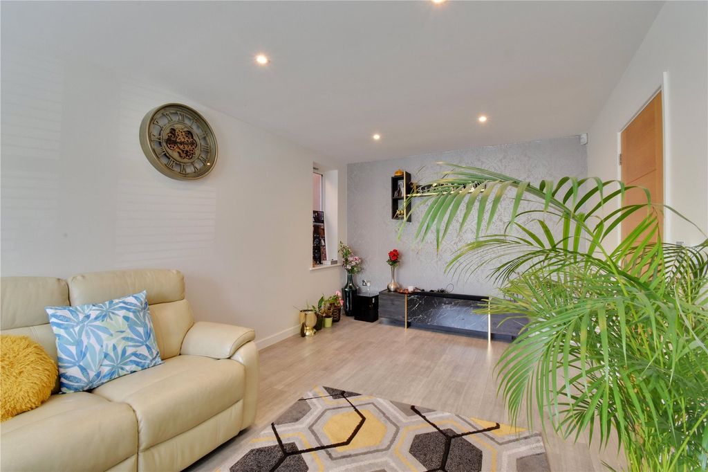 Property photo 2 of 8 Picture No. 09