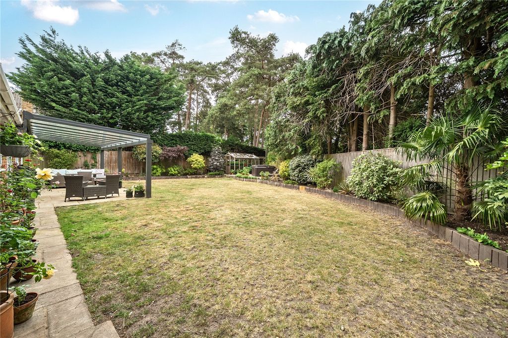 Property photo 2 of 24 Picture No. 32