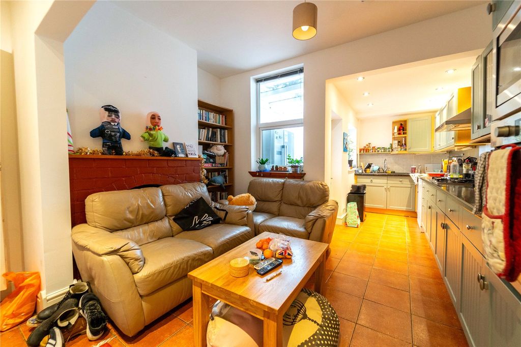 Property photo 3 of 24 Picture No. 33